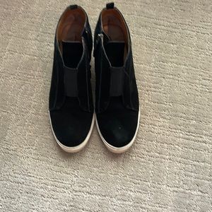 Lines Paola wedge sneaker, black, size 7.5